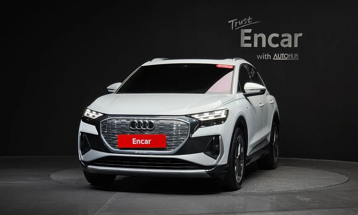 Audi Q4 e-tron — фото 4