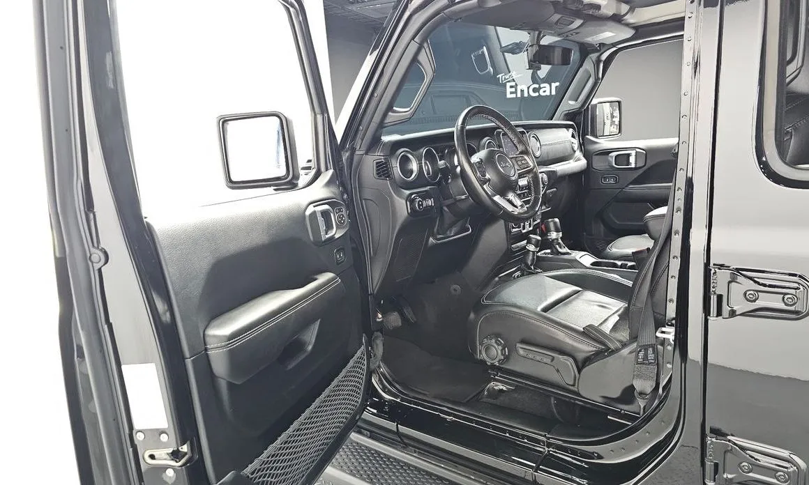 Jeep Wrangler — фото 6