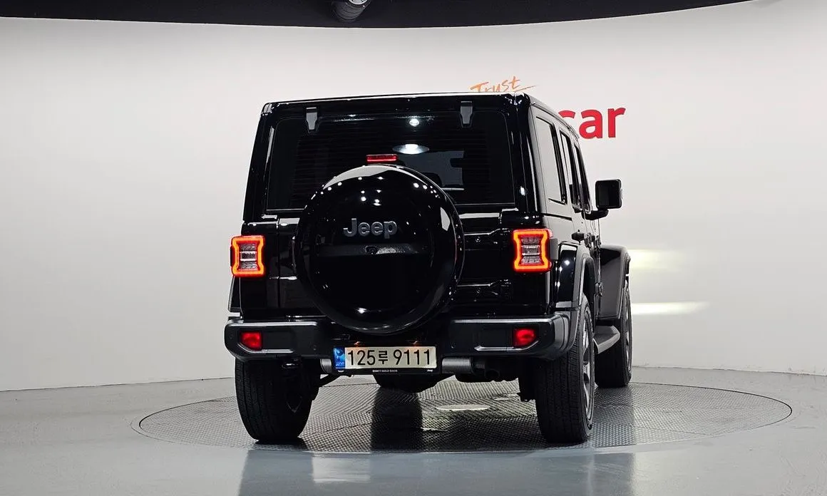 Jeep Wrangler — фото 9