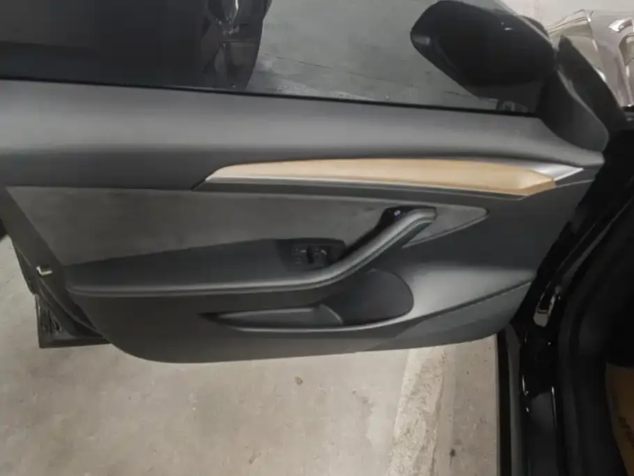 Tesla Model 3 — фото 3