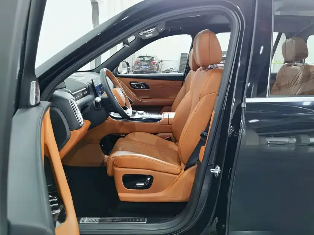Geely Galaxy M9 — фото 10