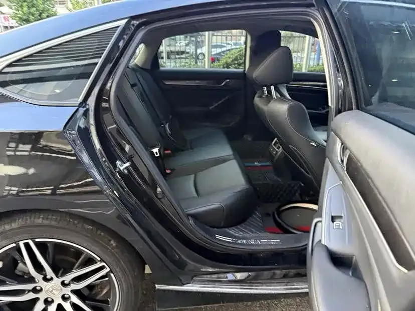 Honda Accord — фото 2