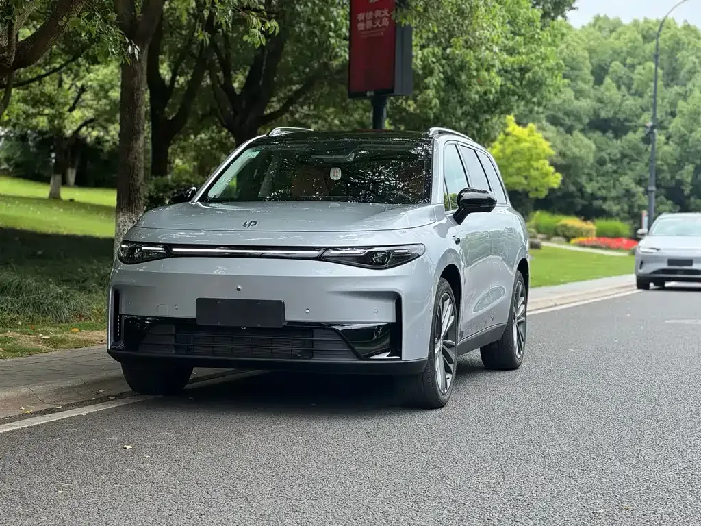 Leapmotor C16 — фото 1
