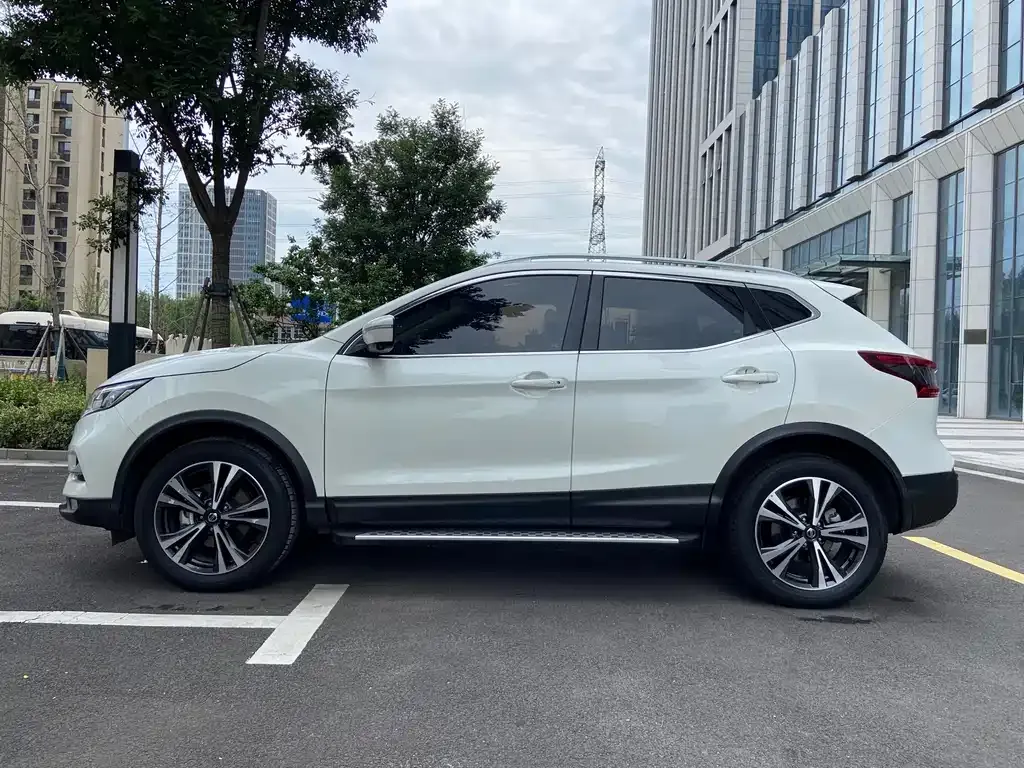 Nissan Qashqai — фото 6