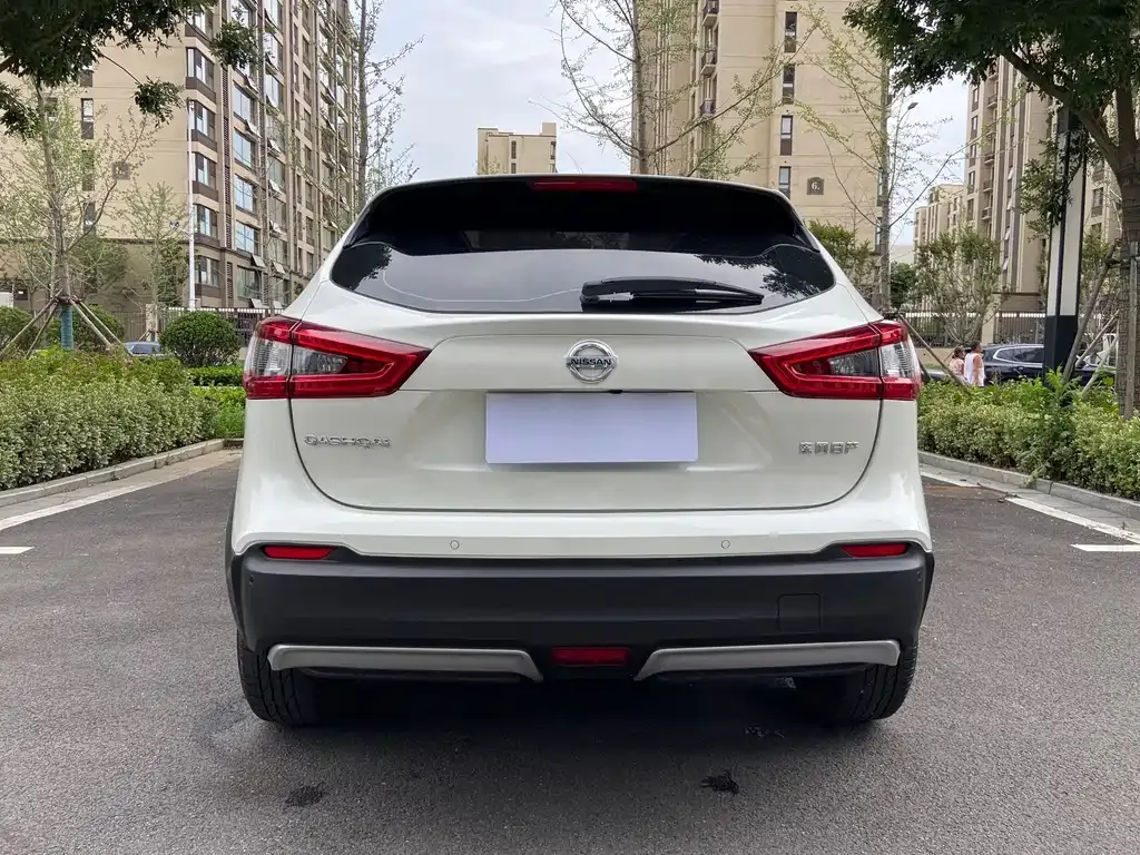 Nissan Qashqai — фото 8
