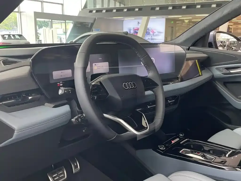 Audi Q6L e-tron — фото 3