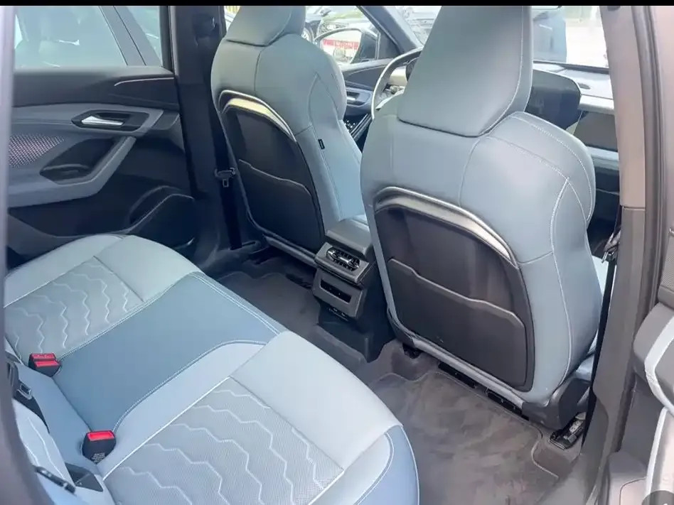 Audi Q6L e-tron — фото 2