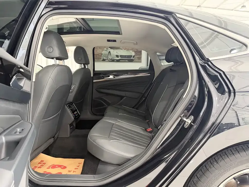 Volkswagen Passat — фото 7