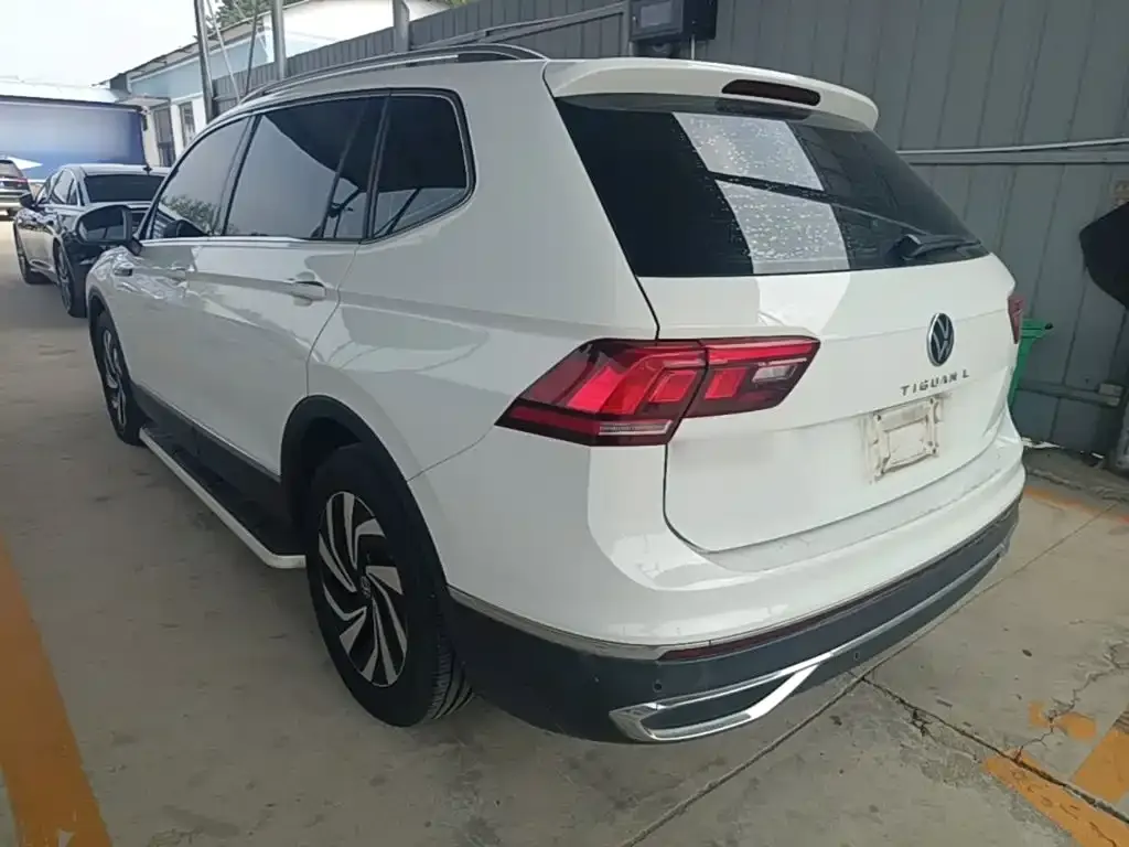 Volkswagen Tiguan L — фото 5