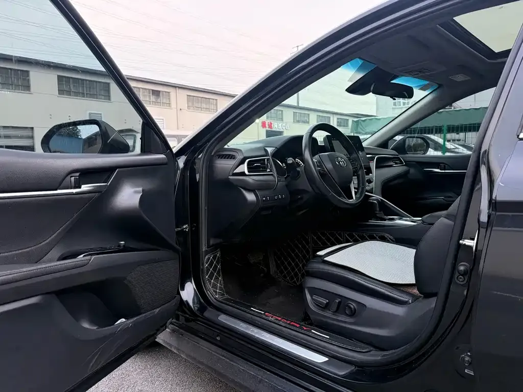 Toyota Camry 2022 из CN, фото 7