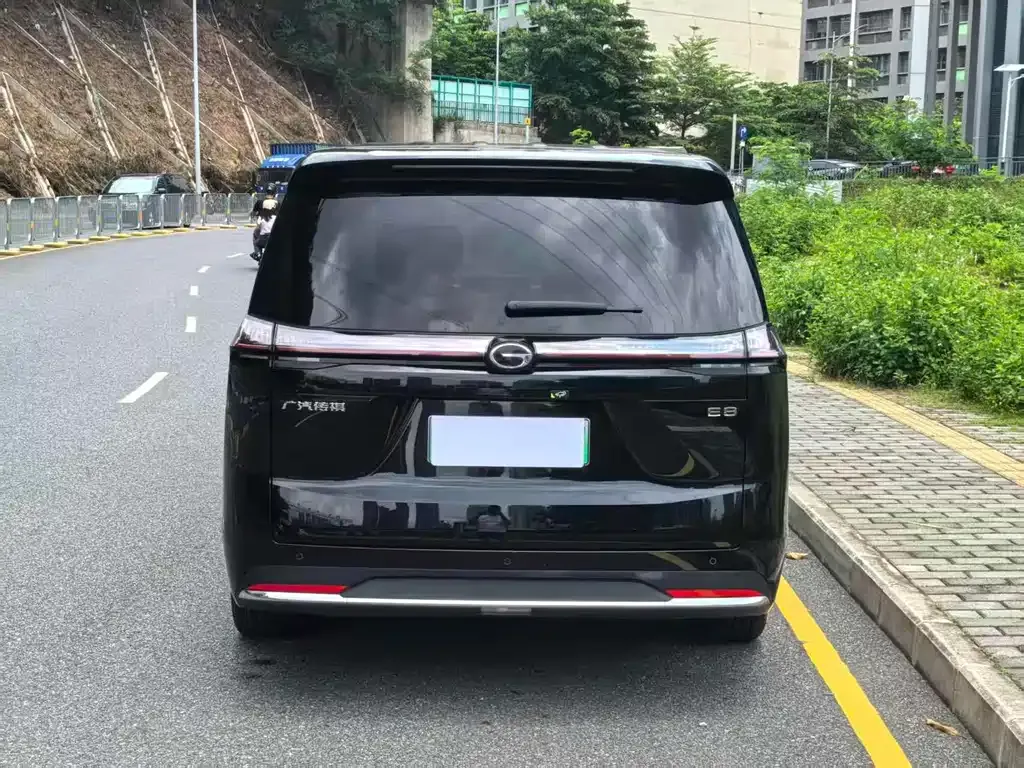 GAC Motor 传祺E8 PHEV — фото 7