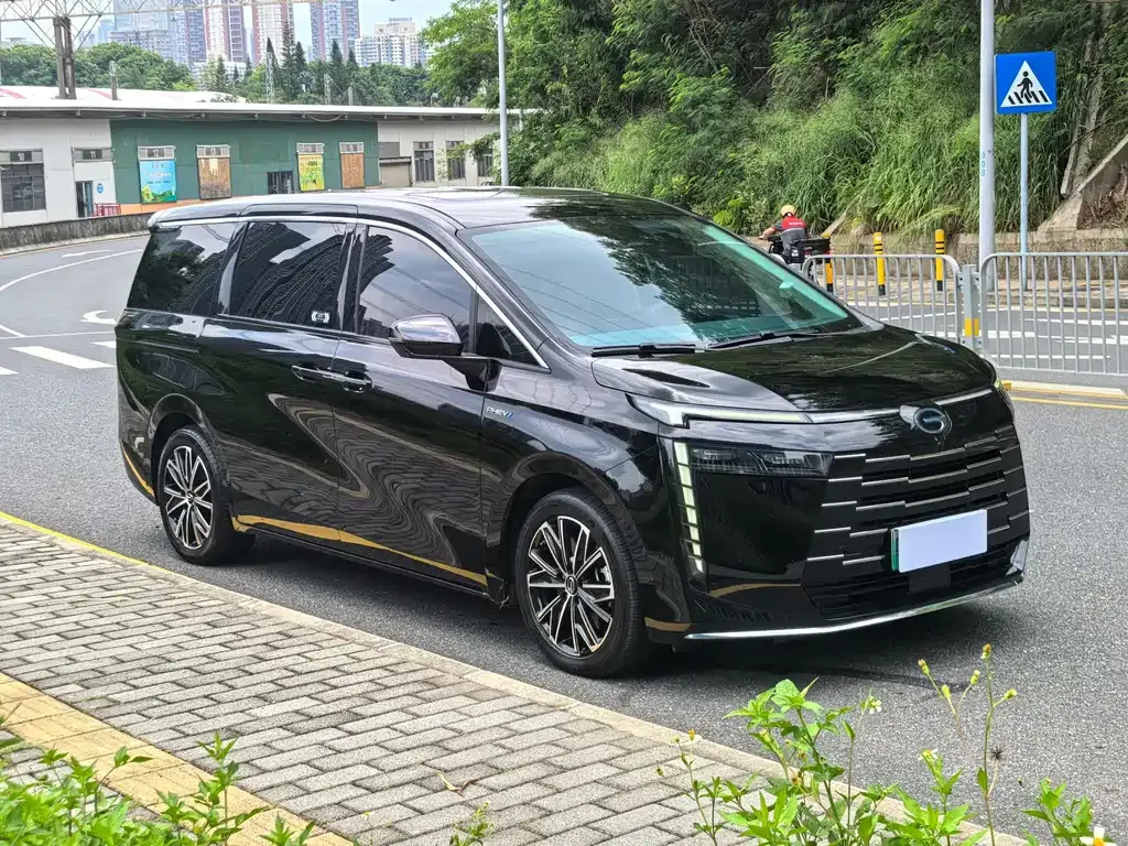 GAC Motor 传祺E8 PHEV — фото 8