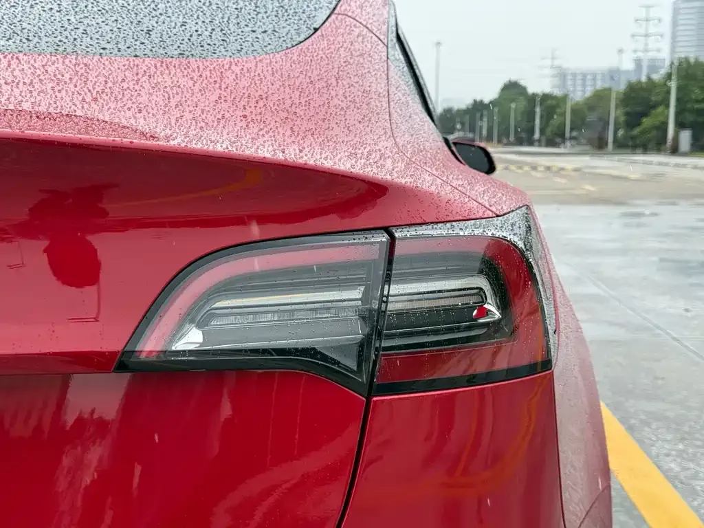 Tesla Model 3 — фото 8