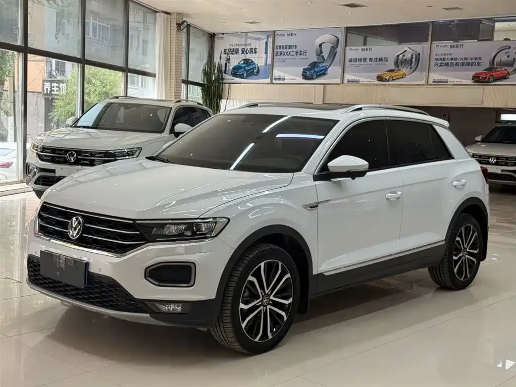 Volkswagen T-Roc — фото 1