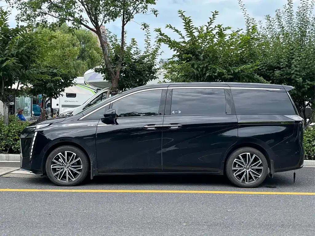 GAC Motor Trumpchi E8 — фото 9