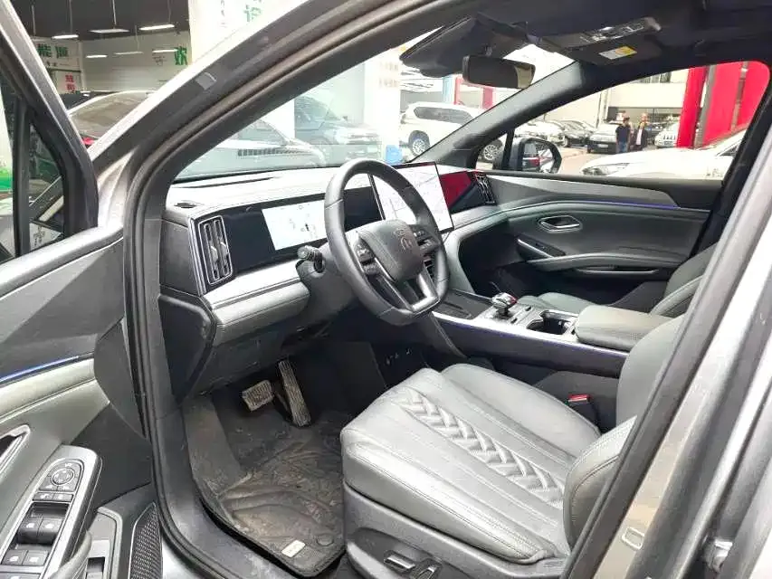 BYD L DM-i — фото 4