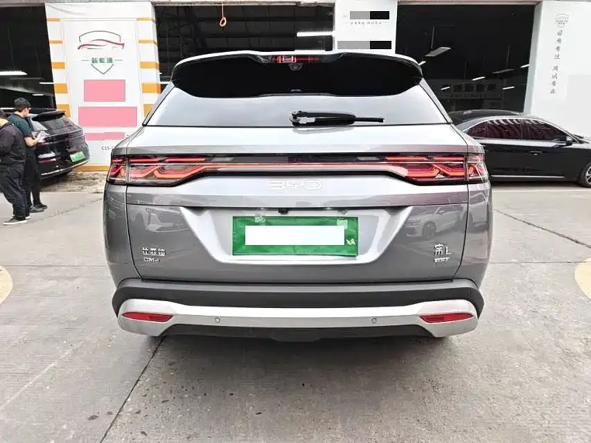 BYD L DM-i — фото 9