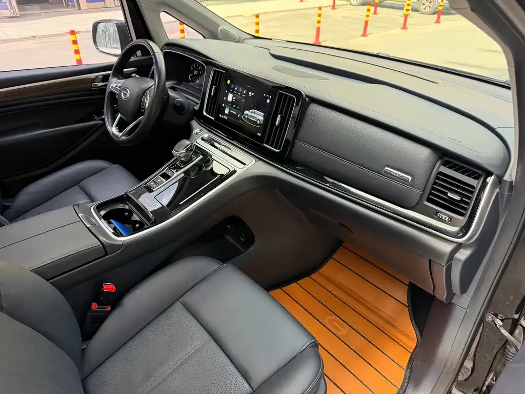 GAC Motor Trumpchi M8 — фото 9