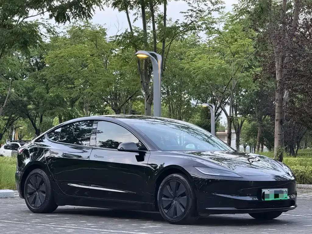 Tesla Model 3 — фото 4