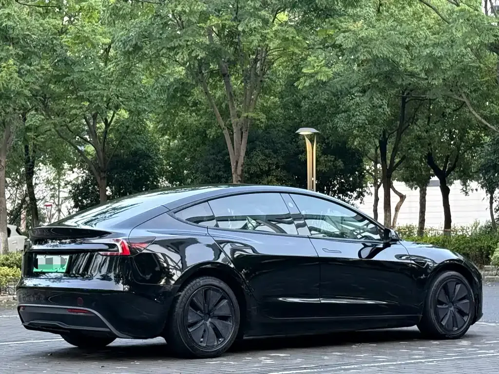 Tesla Model 3 — фото 6