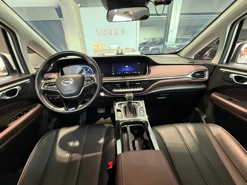 GAC Motor Trumpchi M6 — фото 9