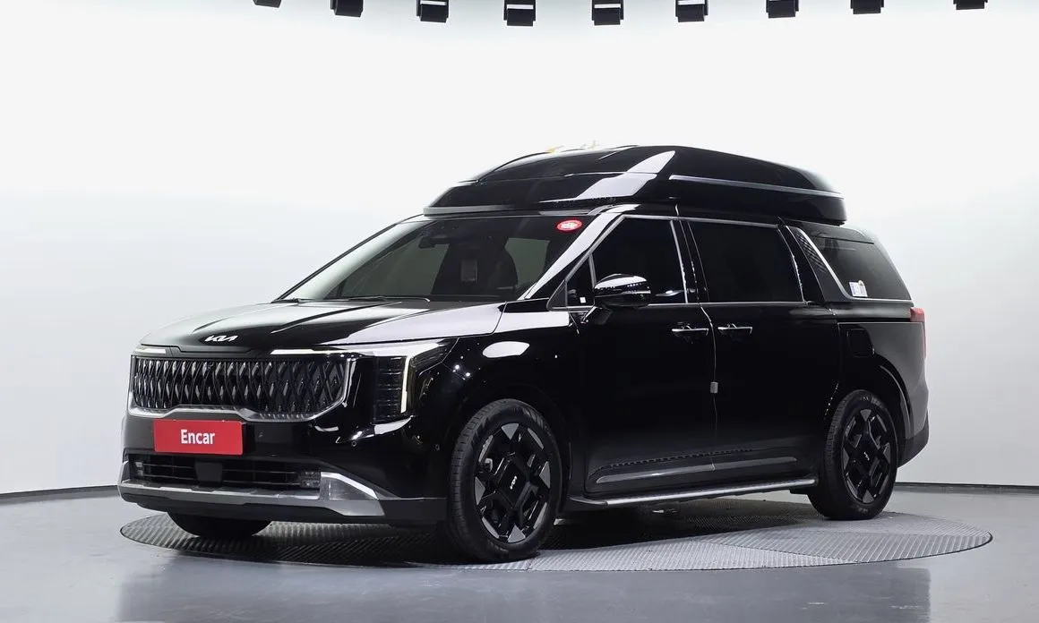 Kia Carnival Gasoline 9-Seater Hi-Limousine 1