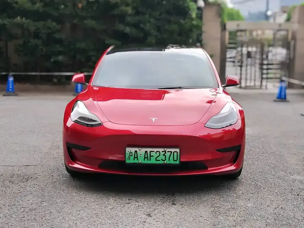 Tesla Model 3 — фото 8