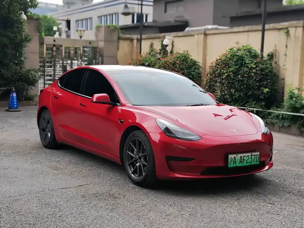 Tesla Model 3 — фото 6