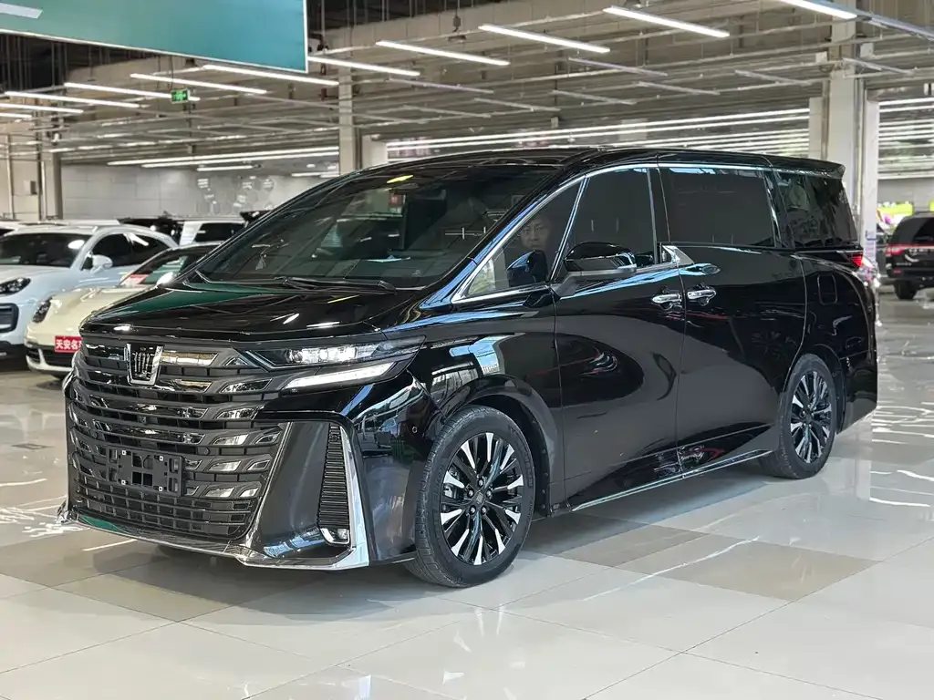Toyota Vellfire — фото 1