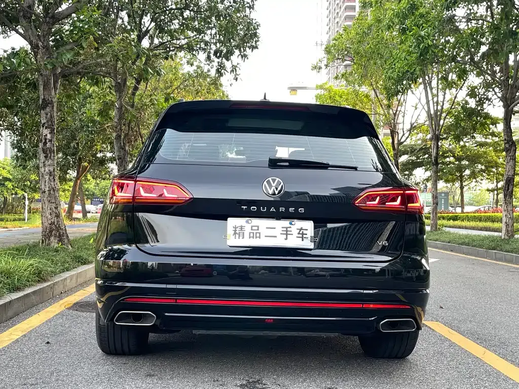 Volkswagen Touareg — фото 8
