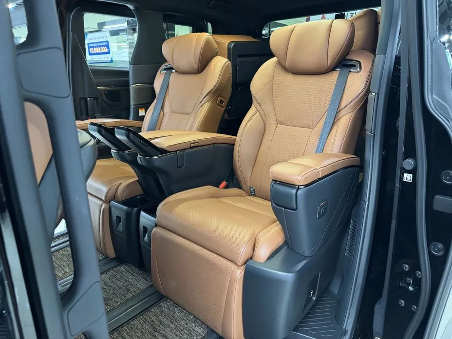Toyota Alphard 2024 из KR, фото 9