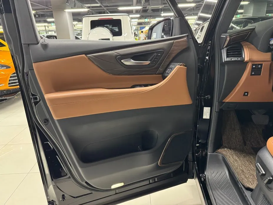 Toyota Alphard 2024 из KR, фото 4