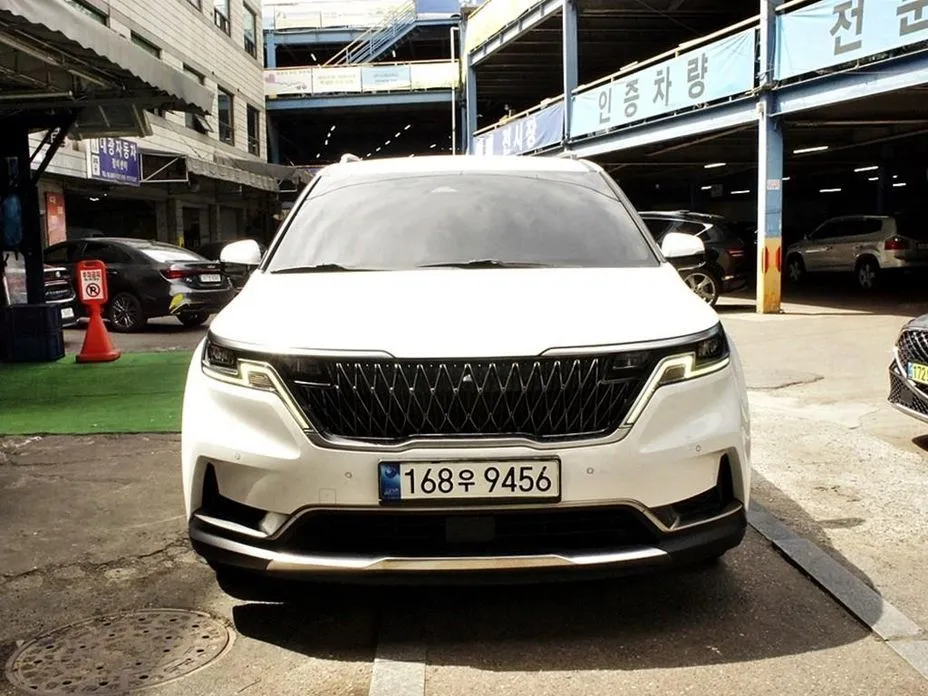 Kia Carnival — фото 1