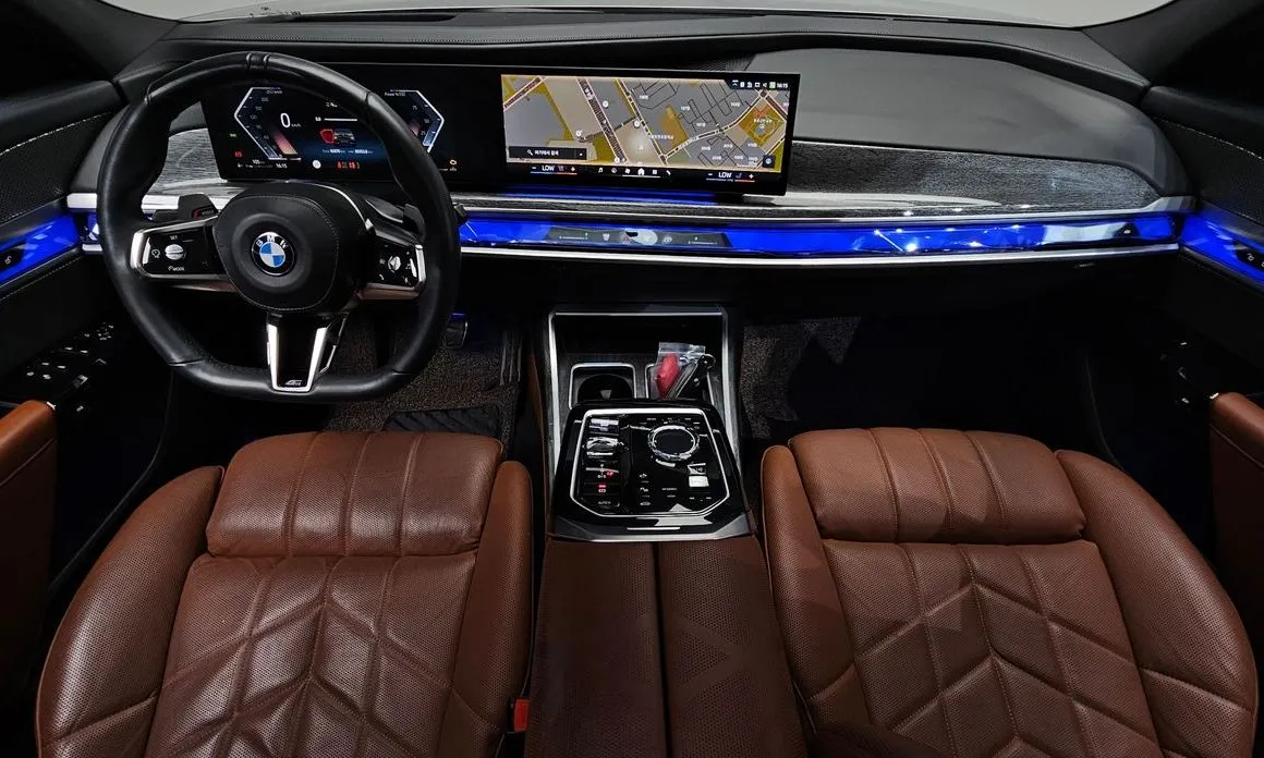 BMW 7-Series — фото 10