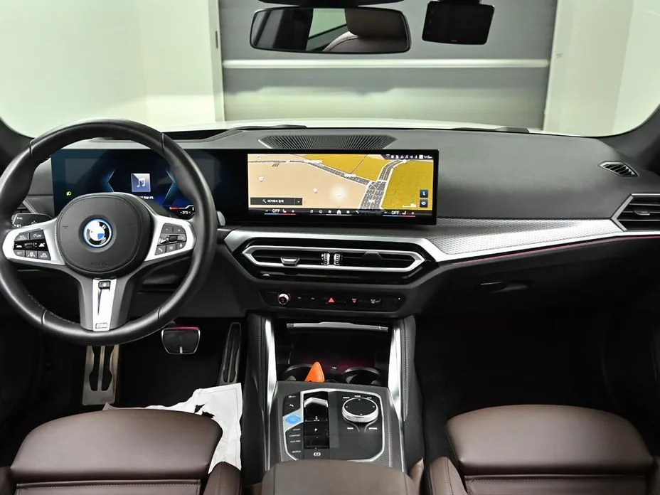 BMW i4 — фото 10