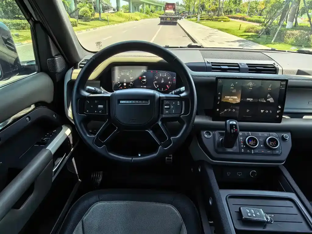 Land Rover Defender — фото 10