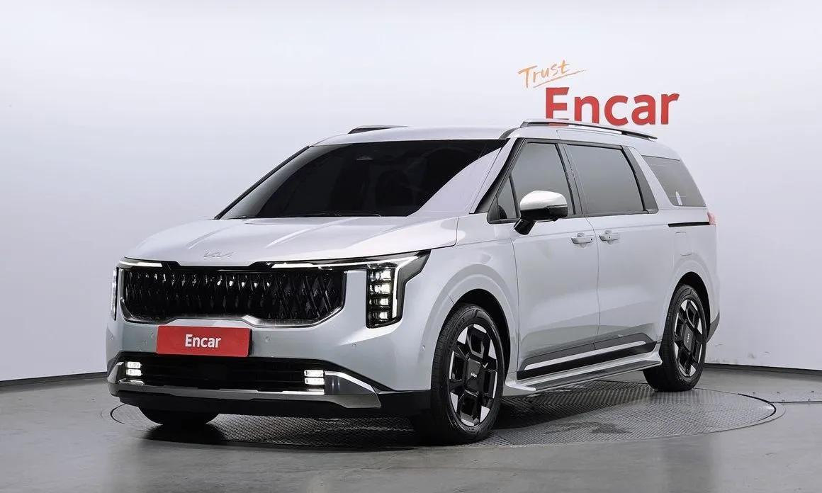 Kia Carnival — фото 1
