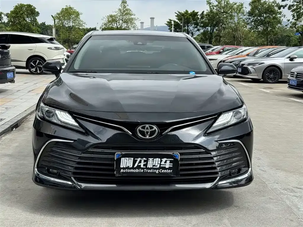 Toyota Camry — фото 6