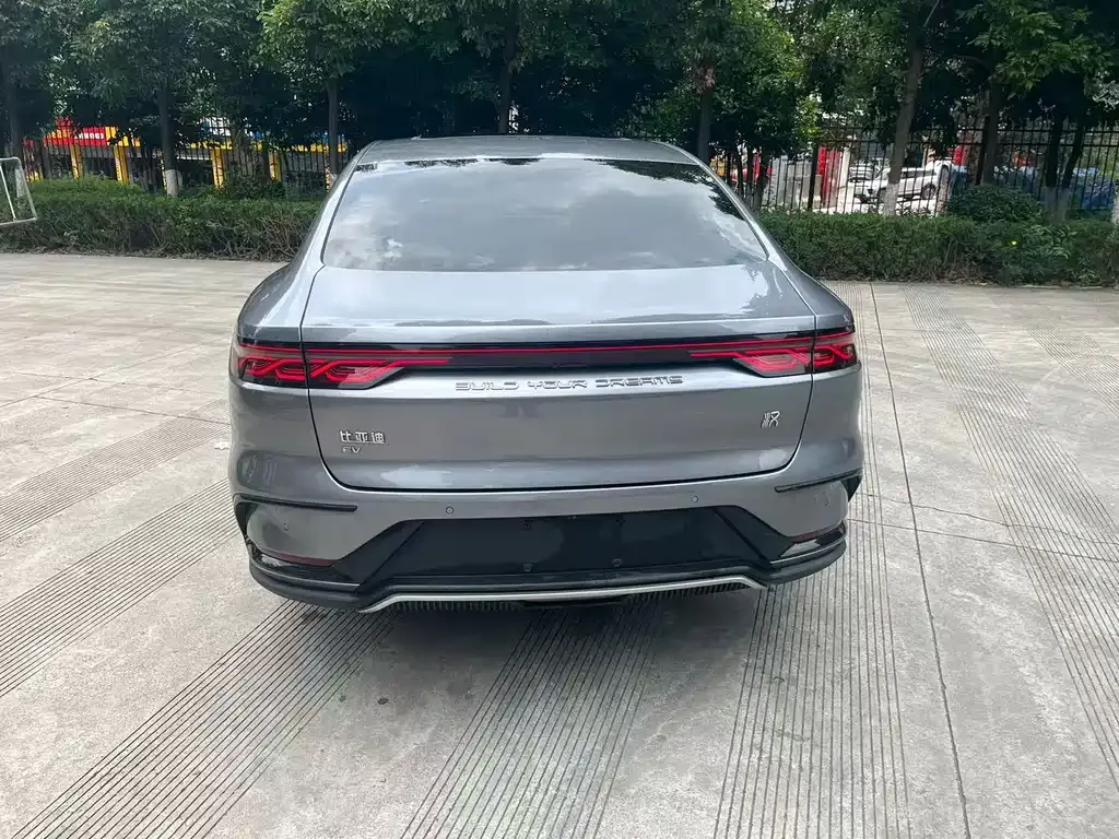 BYD Han — фото 10