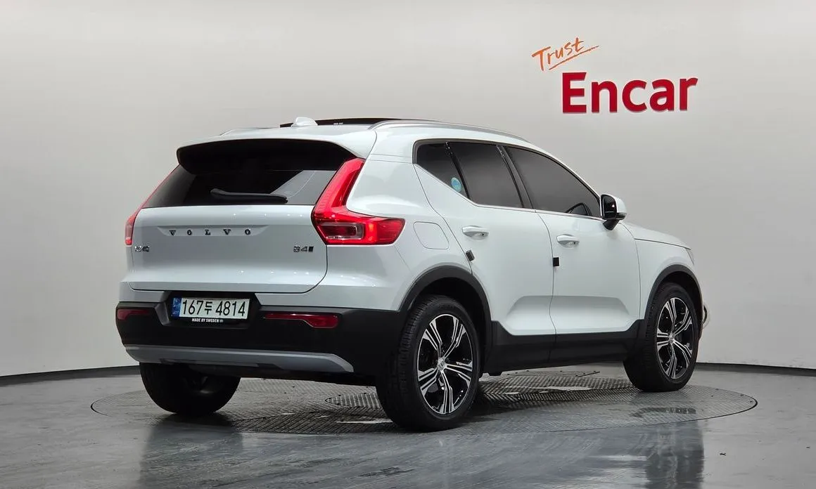 Volvo XC40 — фото 4