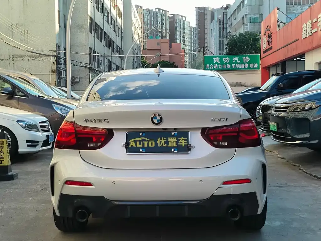 BMW 1 Series 2023 из CN, фото 7