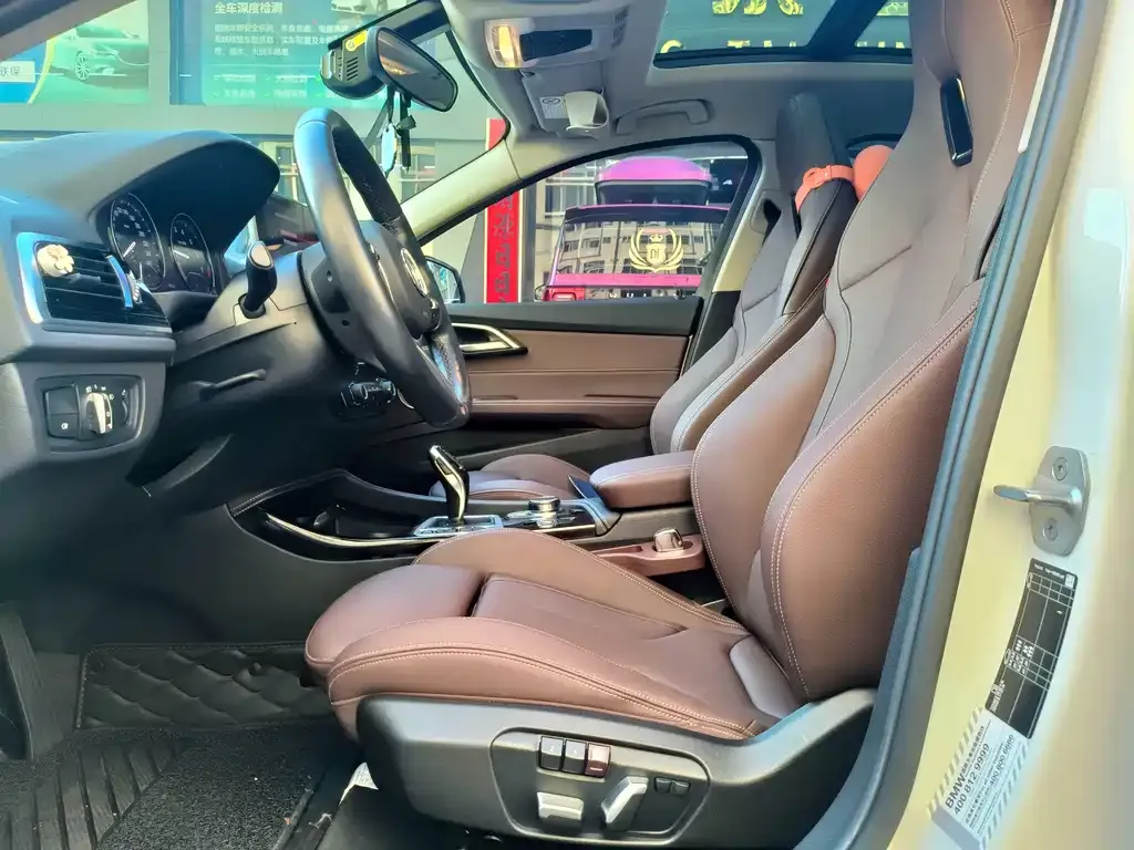BMW 1 Series 2023 из CN, фото 3