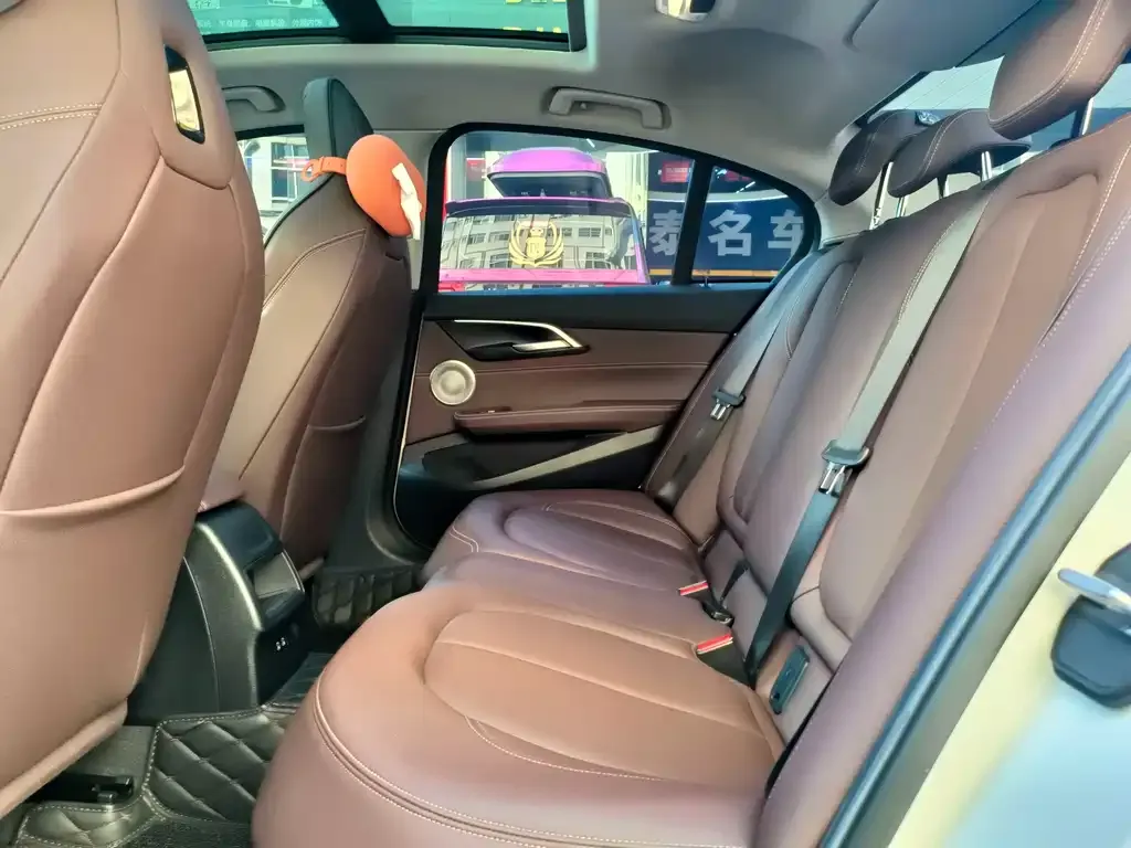 BMW 1 Series 2023 из CN, фото 4