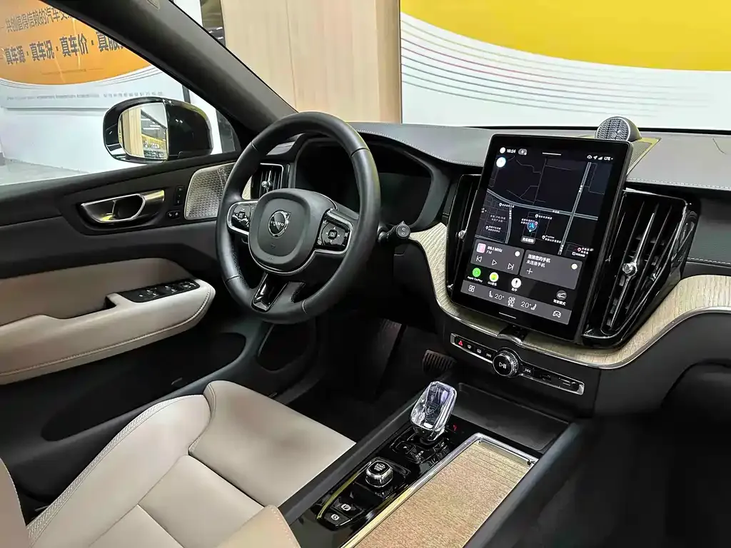 Volvo XC60 — фото 2