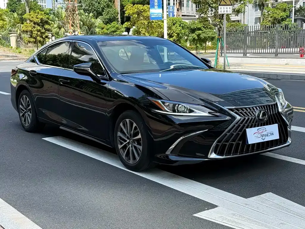 Lexus ES — фото 7