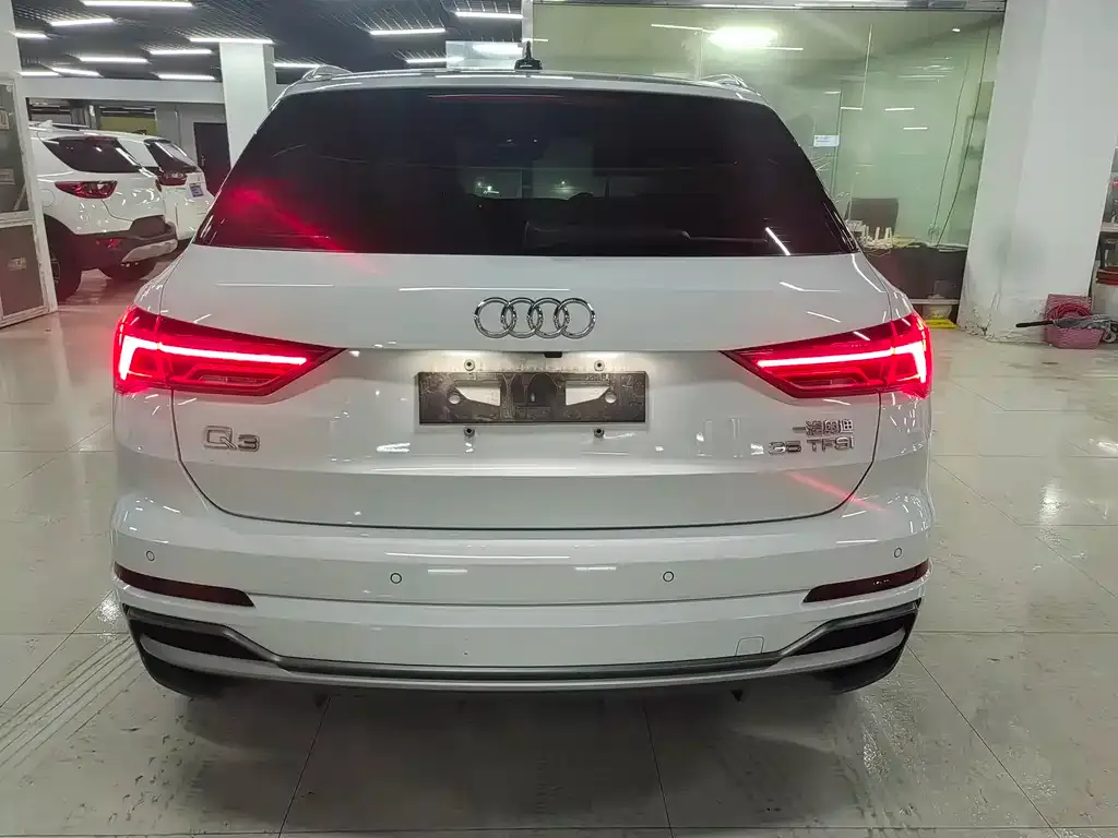 Audi Q3 — фото 9