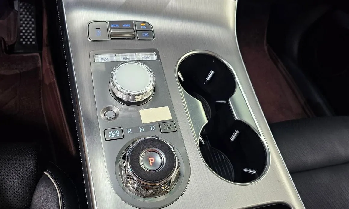 Genesis GV70 — фото 10