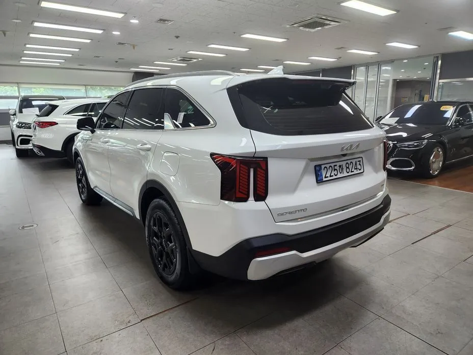Kia Sorento — фото 6