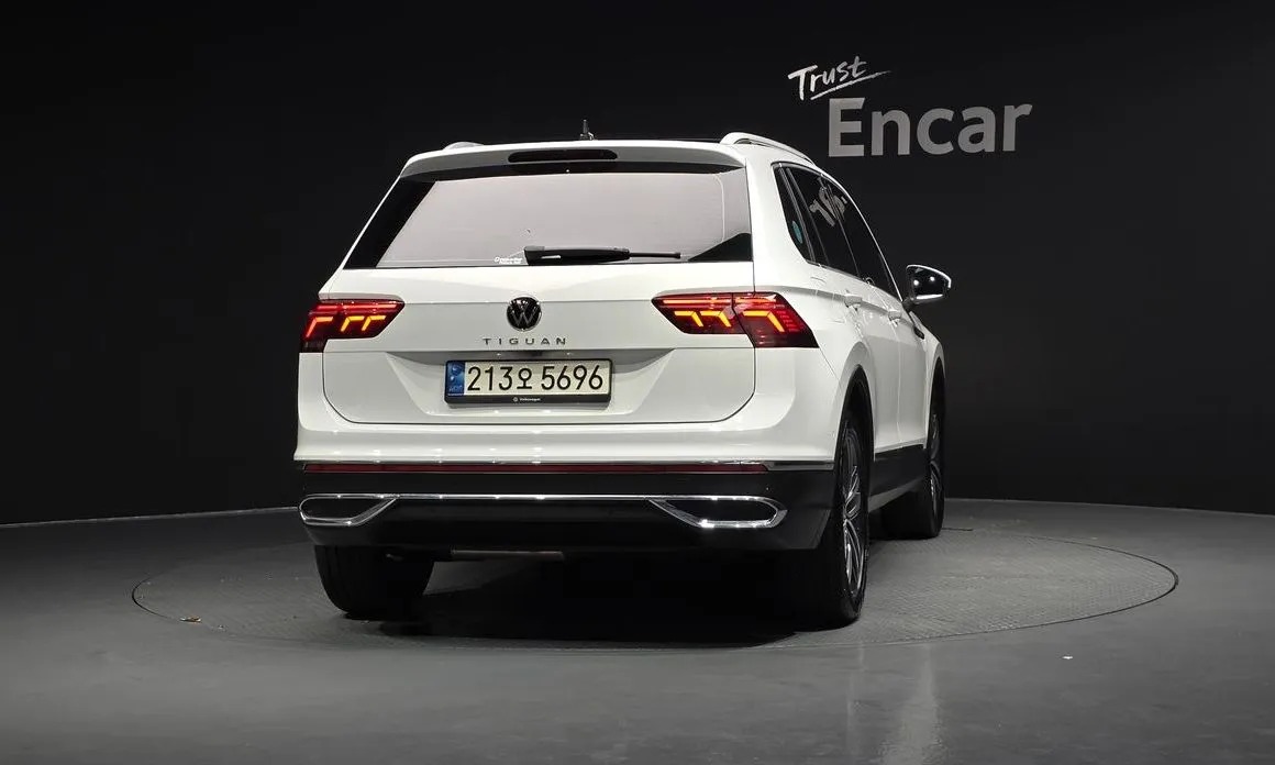 Volkswagen Tiguan — фото 10