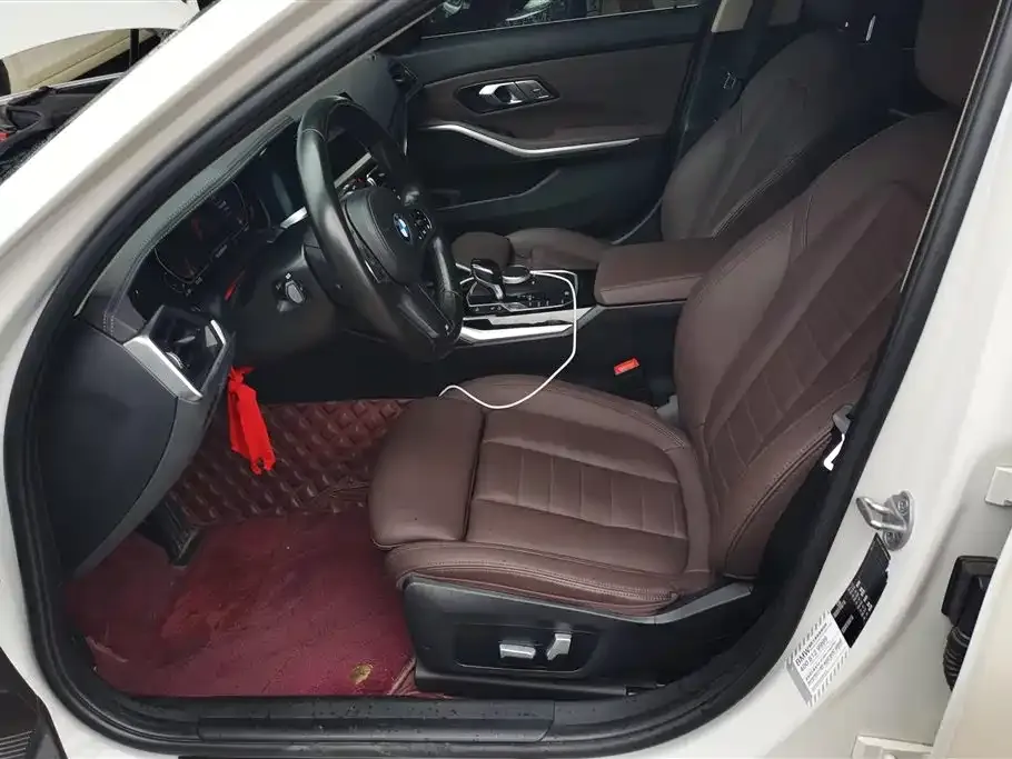 BMW 3 Series 2021 из CN, фото 2